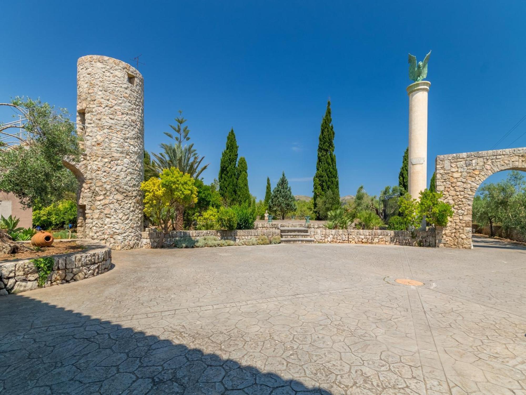 Charming In Arta